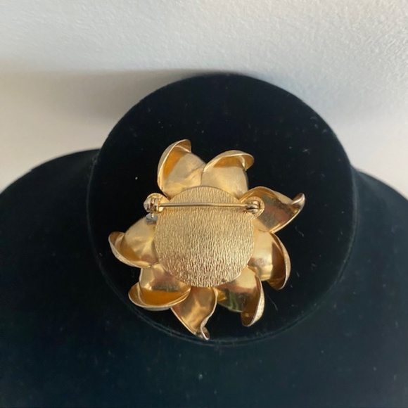 Vintage 1960's Brushed & Shiny Gold Tone Rose Flower Brooch - Picture 3 of 6